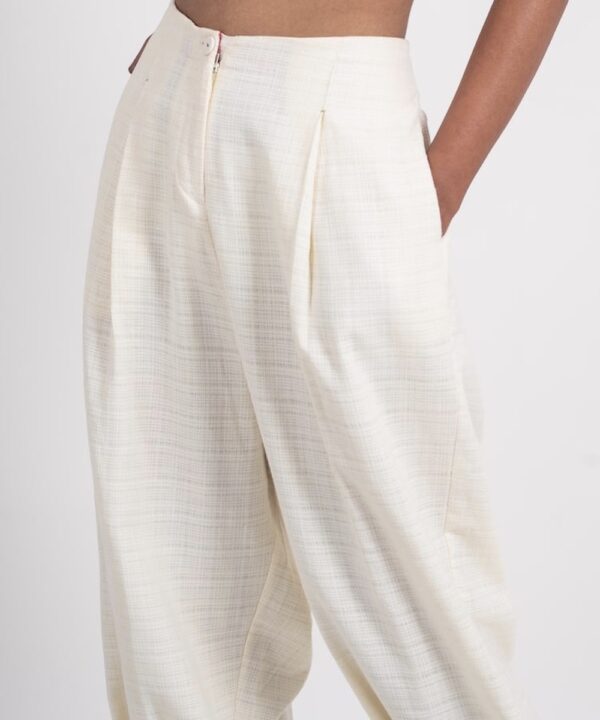 TEXTURED ANKLE LOOP PANT