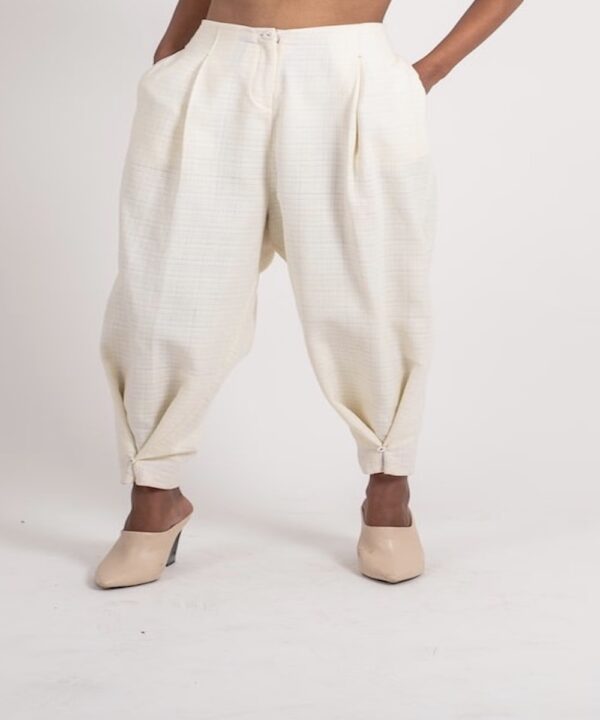 TEXTURED ANKLE LOOP PANT